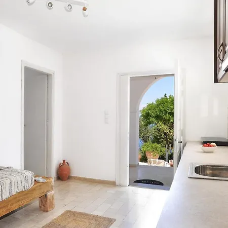 Apartment New! Paxoswhite Sea View & Studios!