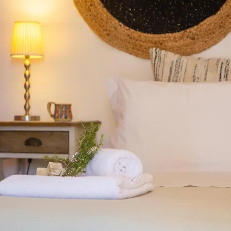 New! Paxoswhite Sea View & Studios! Gaios