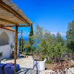New! Paxoswhite Sea View & Studios! Γάιος