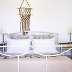 New! Paxoswhite Sea View & Studios! * Γάιος