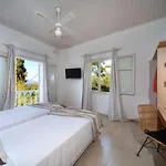 New! Paxoswhite Sea View & Studios!