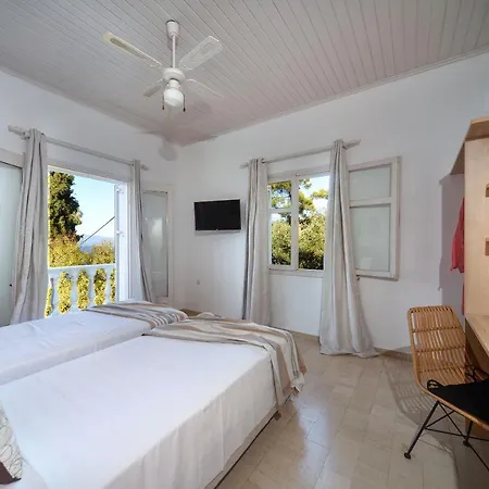 New! Paxoswhite Sea View & Studios!