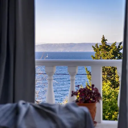 New! Paxoswhite Sea View & Studios!