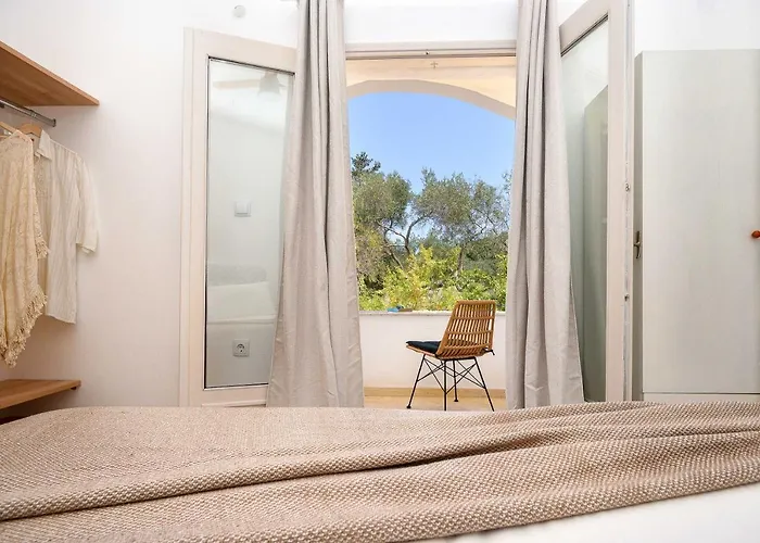New! Paxoswhite Sea View & Studios! Gaios