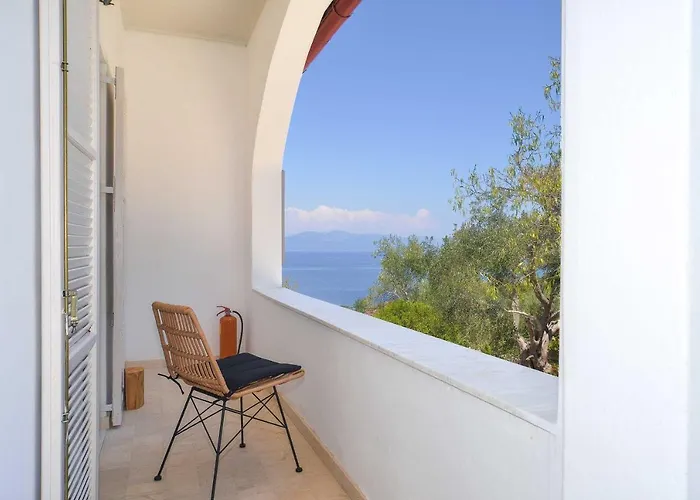 New! Paxoswhite Sea View & Studios! * Gaios