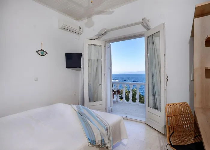 New! Paxoswhite Sea View & Studios! *