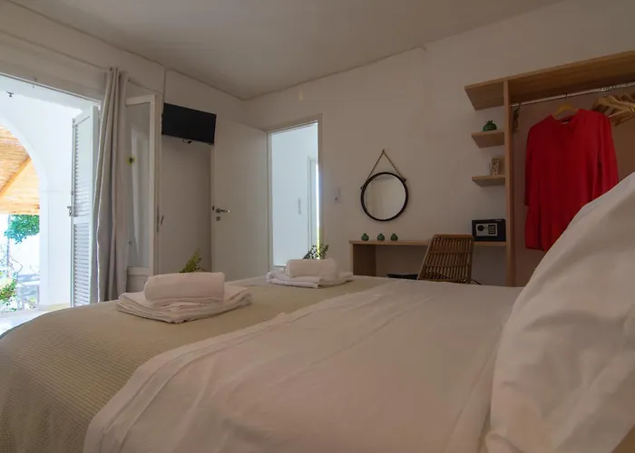 New! Paxoswhite Sea View & Studios!