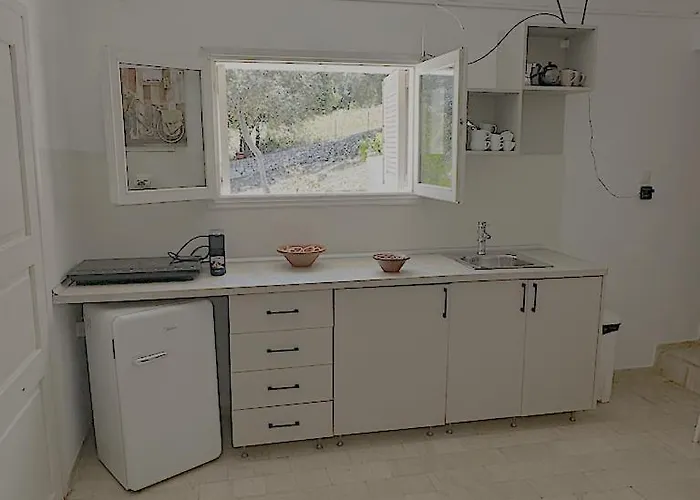 New! Paxoswhite Sea View & Studios! Gaios